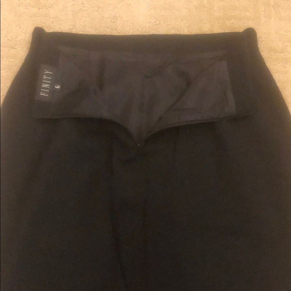 Classic black work skirt - Picture 4 of 4